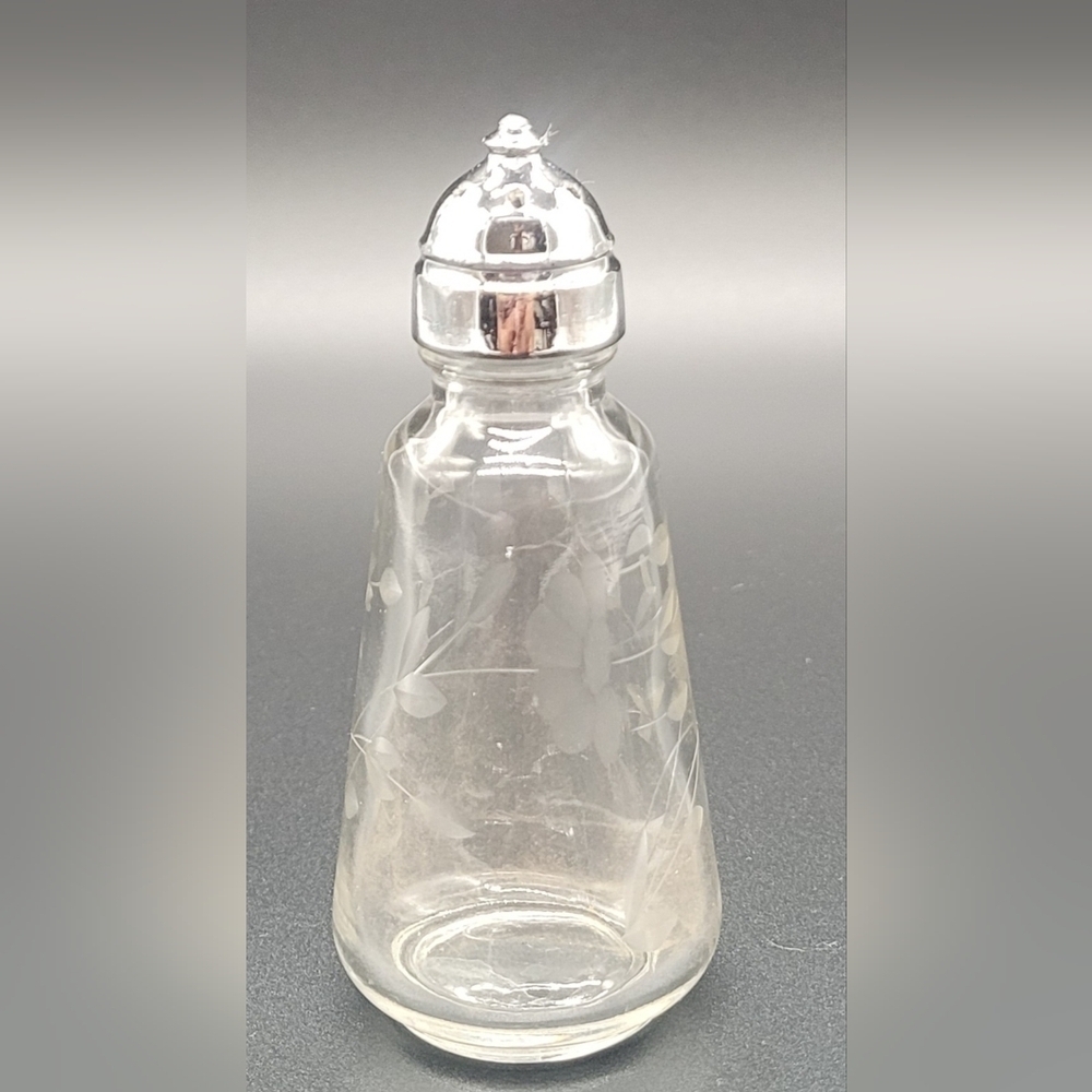 Heritage Shaker with Metal Lid by PRINCESS HOUSE​​​
